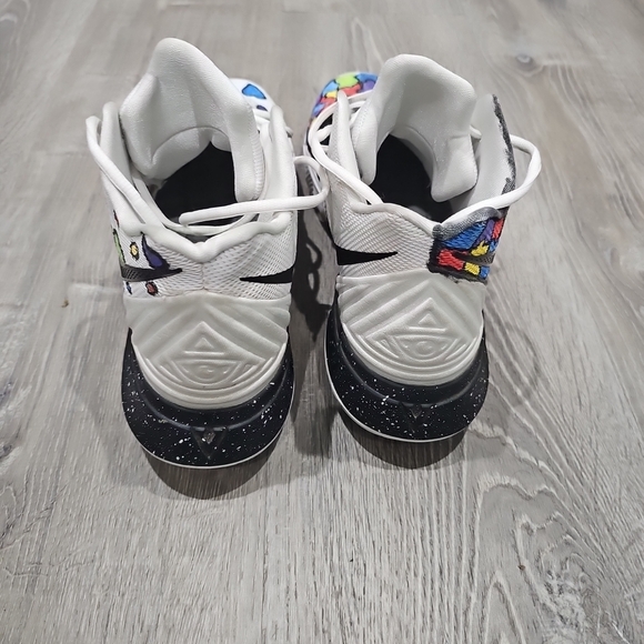 Nike Kyrie 5 Unisex Basketball Shoes for Chinese New Year 2019, Size 13, Unlimit - Picture 5 of 8